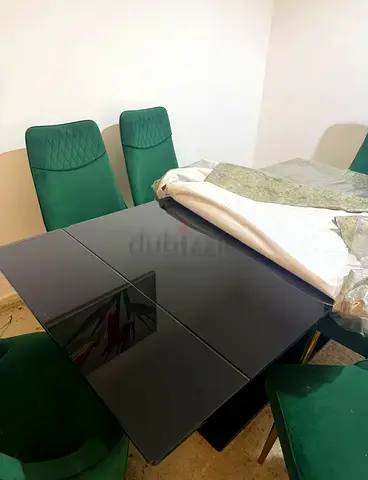 Dinning table with chairs