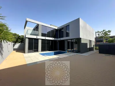 Luxury villa for sale in Hill City