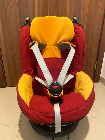 Maxi Cosi car seat