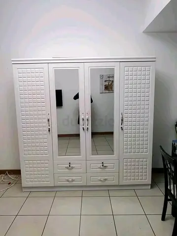 Wooden cabinet 4door with drawer brand new