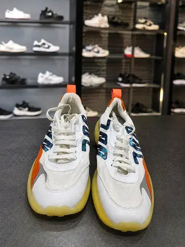 Stylish Strong Sneakers Original Size 41-42