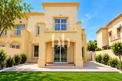 Full Lake View I Renovated I Spacious Type 2E
