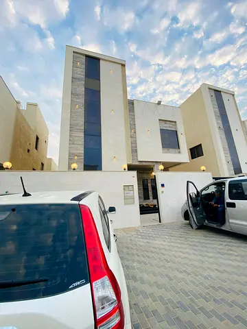🏡✨ فيلا فاخرة للإيجار في العامرة – عجمان ✨🏡 (ارضي + اول +روف ) مكونة من  6 غرف مع مجلس وصالة كبيرة للعائلات