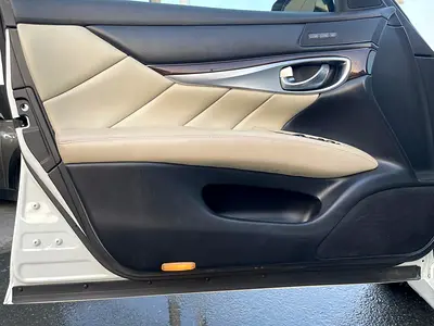 2017 Infiniti Q70 — фото 9