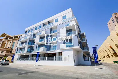 SPACIOUS 1 B/R APARTMENT WITH BALCONY | GYM, POOL & PARKING | JUMEIRAH VILLAGE CIRCLE**