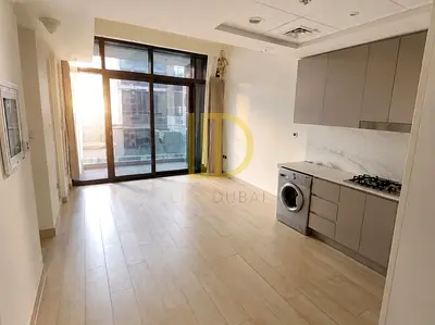 Vacant I Spacious| Modern Unit | Pool View