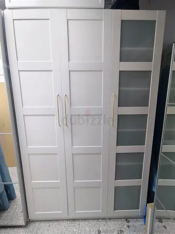 White 3-Door Wardrobe with Central Mirror - Good Condition