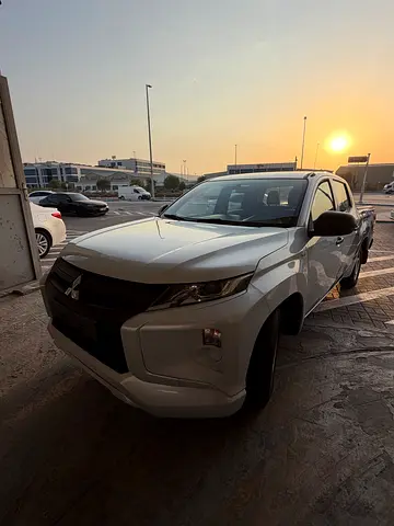 4X2 2019 Mitsubishi L200 Double Cab GLS GCC Specs - Excellent Condition