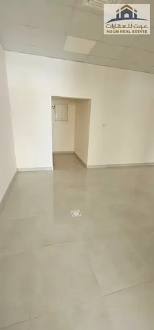 🏪 محل تجاري للإيجار – المجاز 3 💰 الإيجار السنوي: 70,000 درهم 💳 الدفع: 4 إلى 6 دفعات 🔐 التأمين: 5,000 درهم كاش 📍 الموقع: المجاز 3 – الشارقة للم