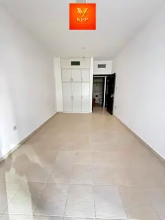 T0DAY'S H0T 0FFER 2BHK AVAILABLE BIG SIZE WITH BALCONY PRIME LOCATION FAMILY SHARING IS ALLOW