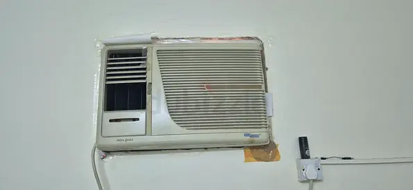 Used Window Air Conditioner - 1.5 Ton (Compact, Needs Servicing)