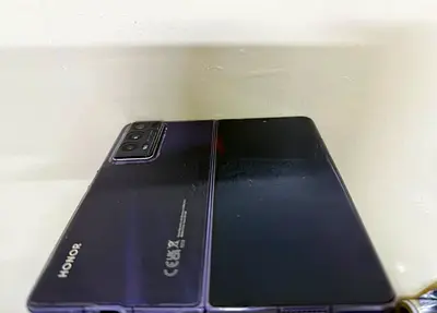Honor Magic V2 foldable phone - good working condition