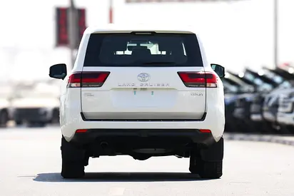 2026 Toyota LAND CRUISER photo 3