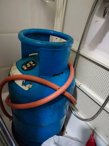 Gas cylinder