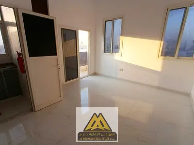 استوديو واسع للإيجار السنوي في العالية عجمان | بلكونة | مطبخ منفصل | تكييف مركزي | خزائن حائط | قريب من الخدمات | سهل المخرج للشارقة ودبي | 20 ألف