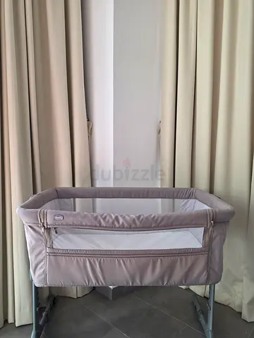 Baby crib Chicco