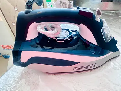Blacks+Decker Steam Iron - Good Working Condition