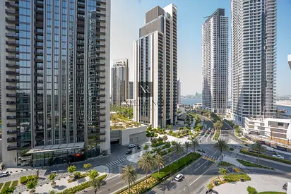 WATERFRONT LIVING | VACANT | APARTMENT