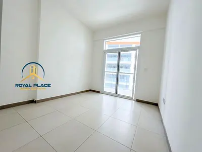 1 BR Apartment in Al Jaddaf with Landmark View