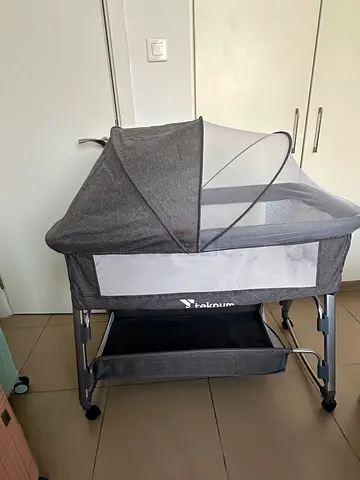 Portable baby bassinet / cradle with canopy - grey