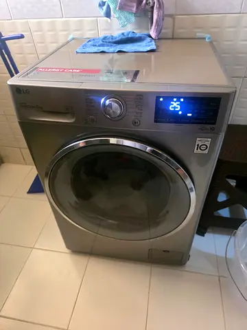 LG Washing machine 8kg latest model excellent condition same new