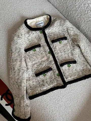 Chanel marled Ecru and black Tweed jacket