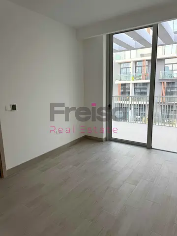 1BR Apartment | East Tower Luma 22 | Downtown View | Balcony Access