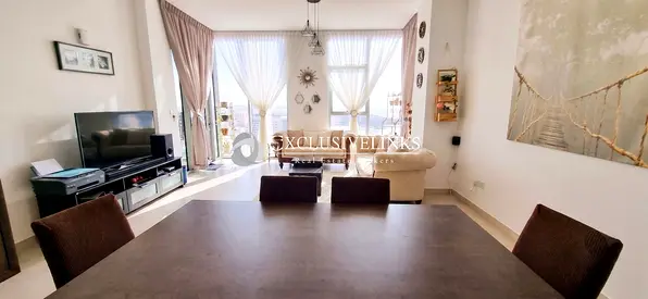 Spacious Unfurnished 3Beds| Available 01 Oct