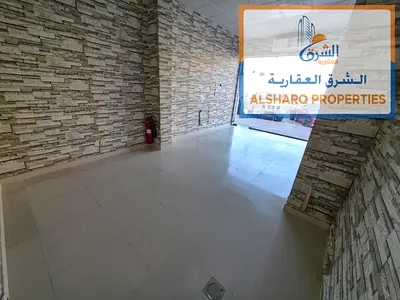 محل تجاري واسع _ بناية جديدة _ على طريق رئيسي _ صرف ومغسلة داخل المحل _ 4 دفعات _ قريب من شارع الشيخ عمار _ الروضة 2