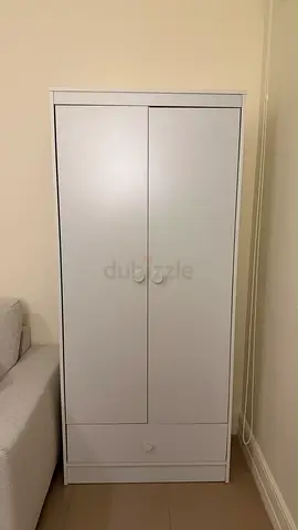 Wardrobe/storage cabinet