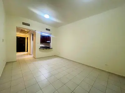 CHILLER FREE | NEAR TO METRO | READY TO MOVE