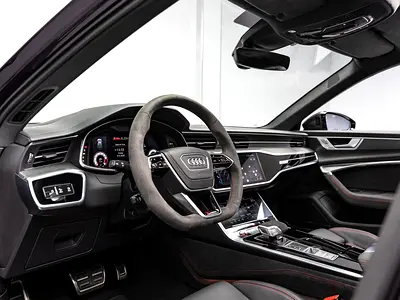 صورة 12 لـ 2025 AUDI RS6