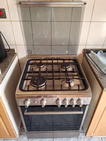 Whirlpool 4 burner stove