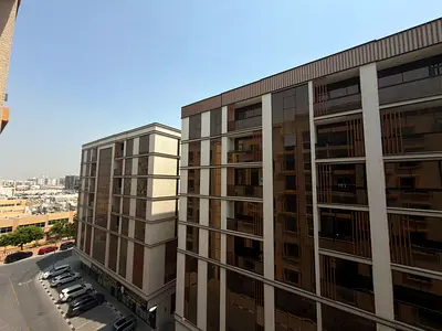 Lavish huge 1bhk apartment with balcony with parking in muwalia sharjah