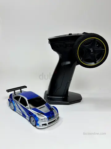1:43 scale RC DRIFT CAR sedan type for sale unused with working headlights and built in gyroscope