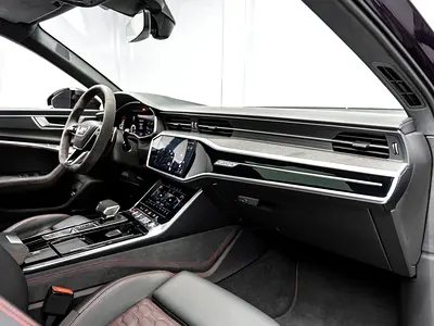 صورة 15 لـ 2025 AUDI RS6