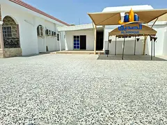 Only Emirati Spacious Ready to move 6 BHK Villa maid room parking space just 100k