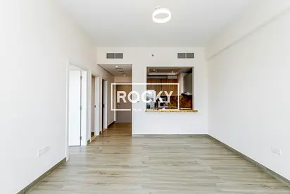 SPACIOUS 1 BEDROOM | L-SHAPE BALCONY | NO MAINTENANCE FEES**