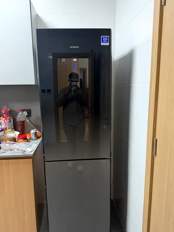 Hitachi brand like new Refrigerator bottom freezer very good working super clean free delivery
