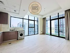 Corner unit | Pool View | Middle floor |