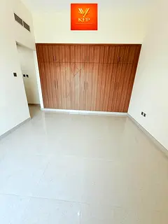 3 BHK AVAILABLE WITH 4 WASHROOMS PRIME LOCATION CHILER IS FREE WITH 2 PARKINGS