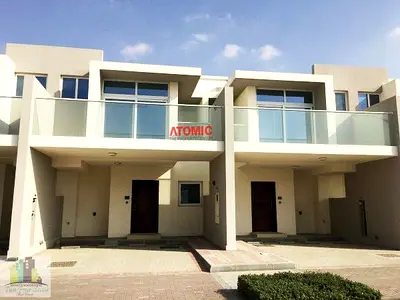 Well Maintained 3BR Townhouse Near to Entrance