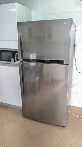 Lg Large size refrigerator latest model like new same