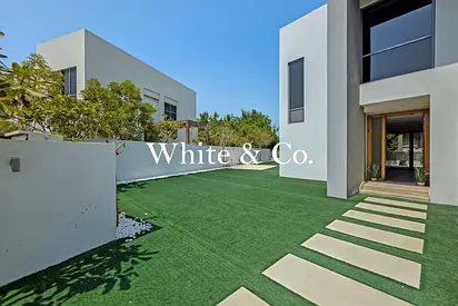 Huge Plot | Single Row | Ready to move in