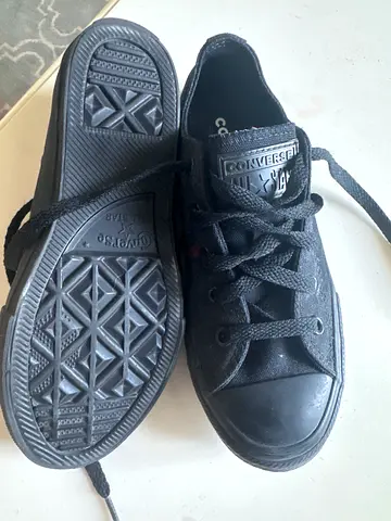 Black kids converse EU 31.5 / UK 13 (NEW)