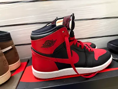Air Jordan 1 High OG-style 85 Red/Black bred, Size UK 8 banned