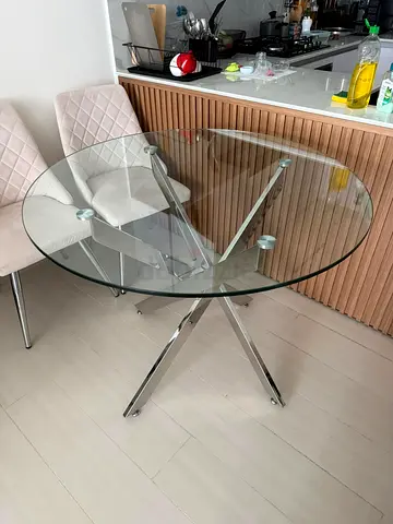 Round Glass Dining Table with Chrome Legs - 4 Seater (Good Condition) 4 seats included