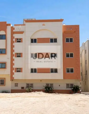 مبنى سكني للبيع بسعر مميز