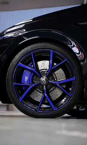 صورة 5 لـ 2023 Volkswagen GOLF R