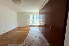 Negotiable| Marina View | W/ Study Room